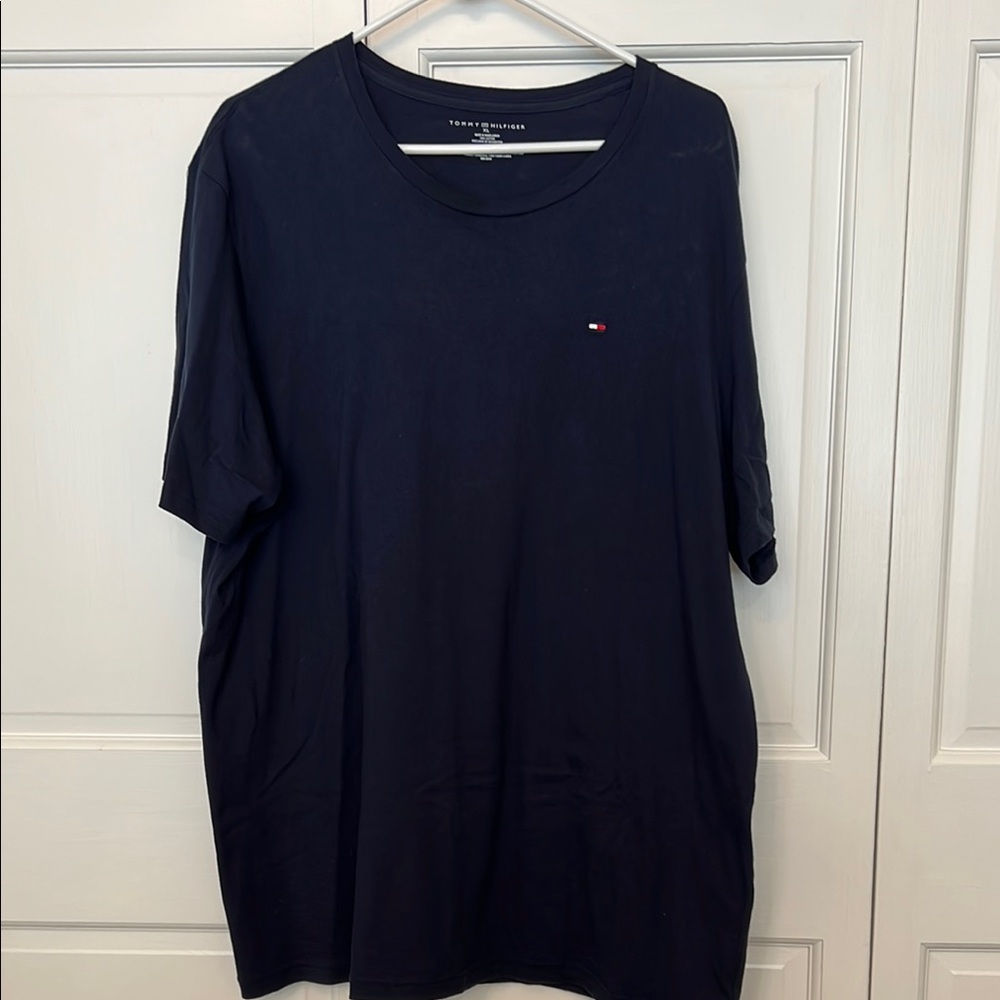 Tommy Hilfiger Men's Navy T-Shirt